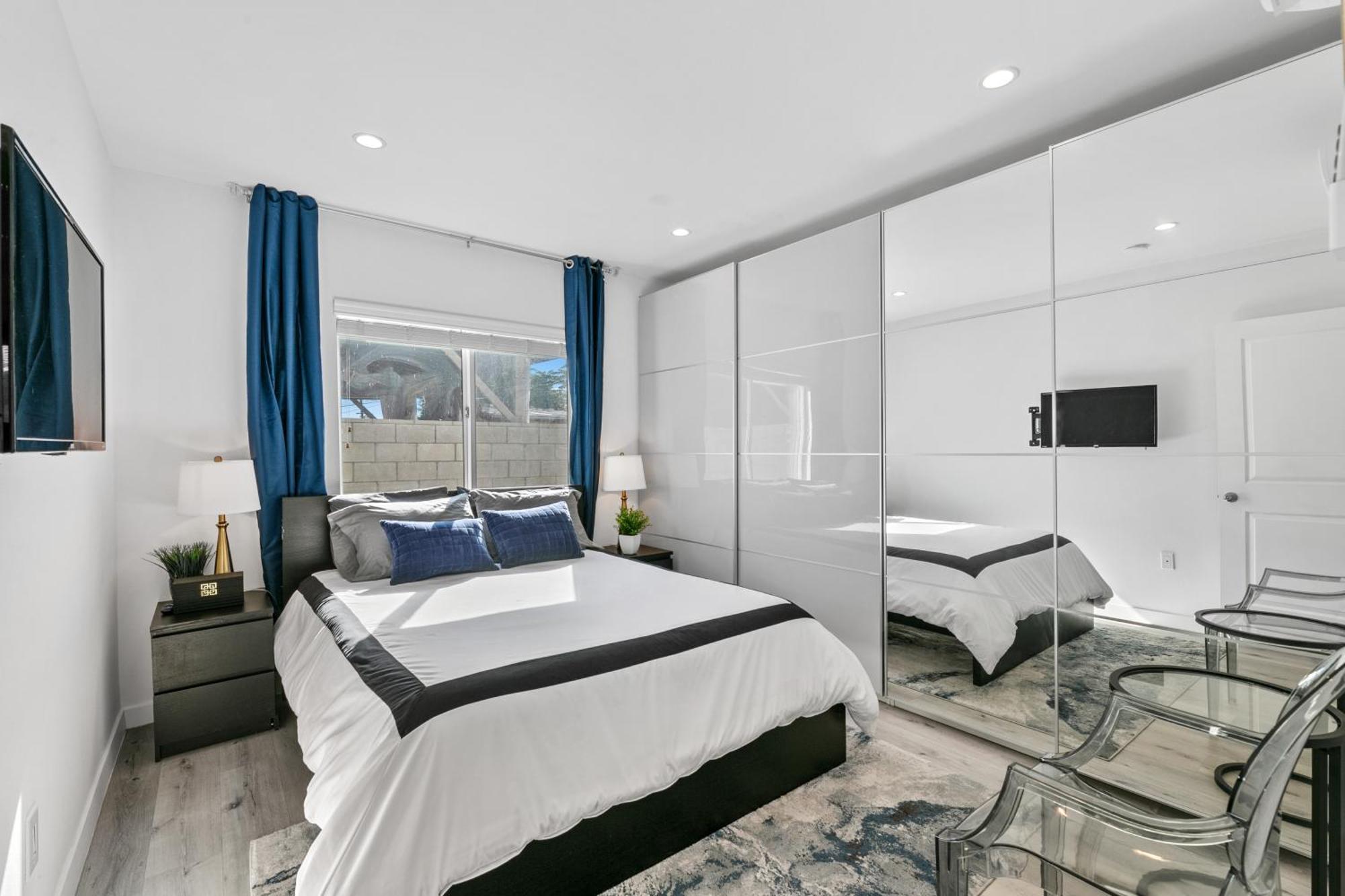 Muirfield Chic City Bungalow With Parking Los Angeles Exterior photo