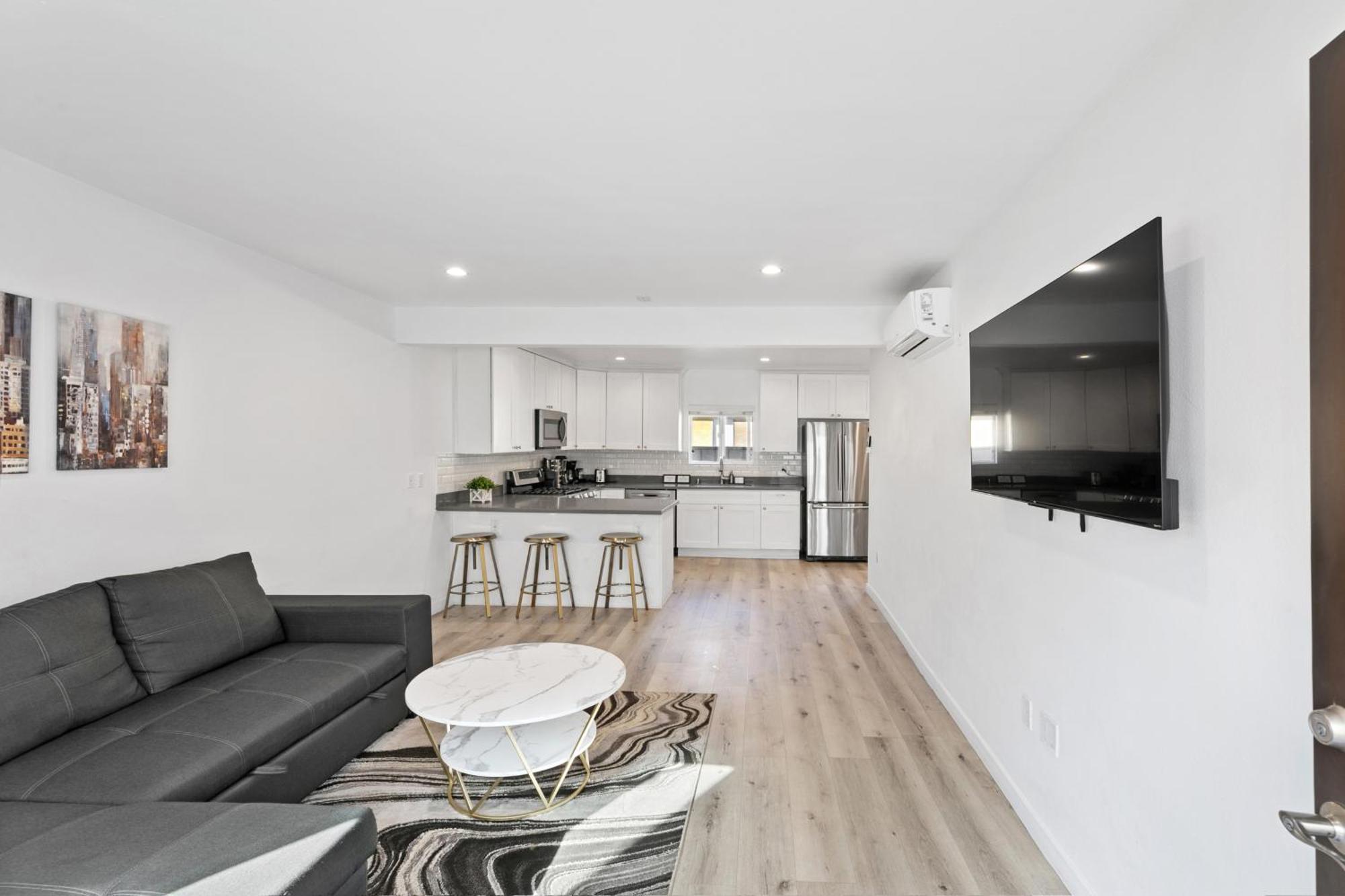 Muirfield Chic City Bungalow With Parking Los Angeles Exterior photo