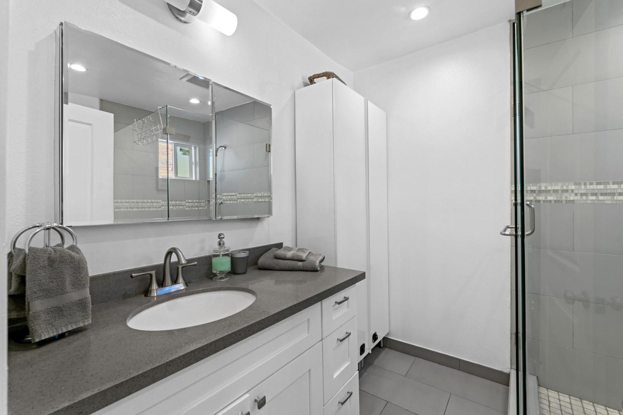 Muirfield Chic City Bungalow With Parking Los Angeles Exterior photo